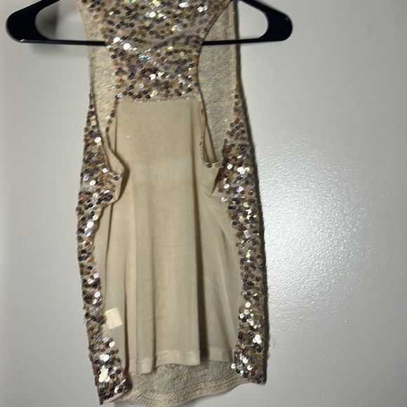 Nice top for the holidays - Picture 3 of 9